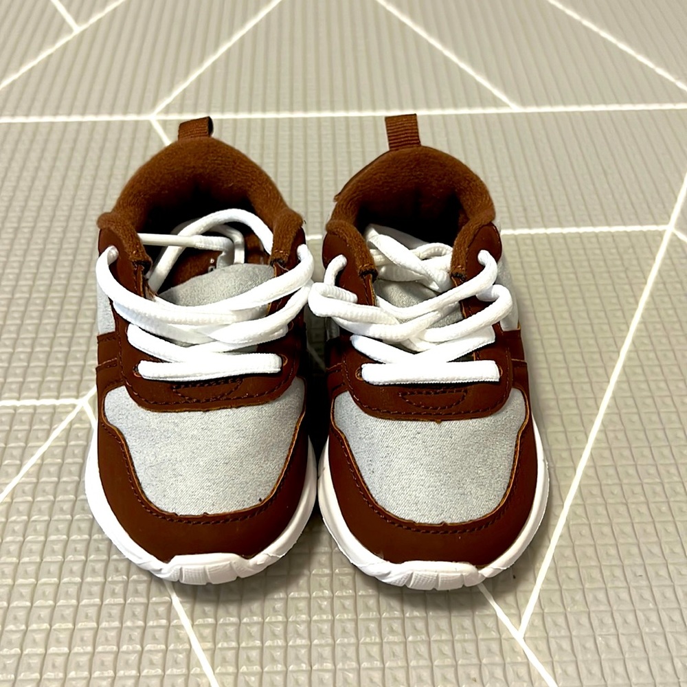 Walker sneakers- size 5! Like New!